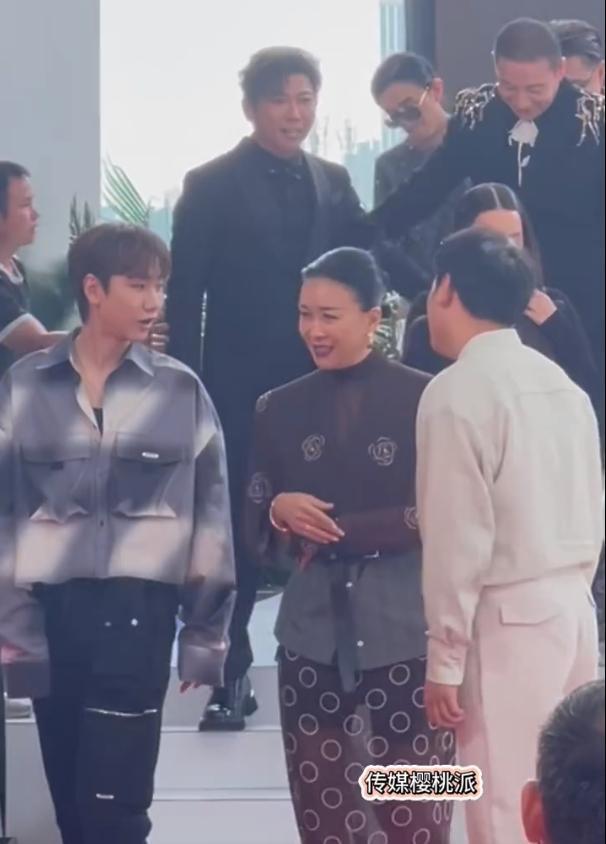 重庆时时彩：《歌手2024》首发阵容被指咖位缩水，制片人首回应：很多人不敢来