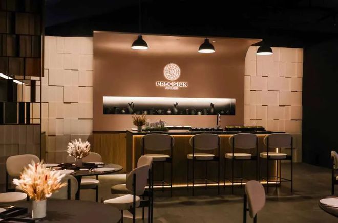 腾讯分分彩：最舒服的季节，当然要看展啦！