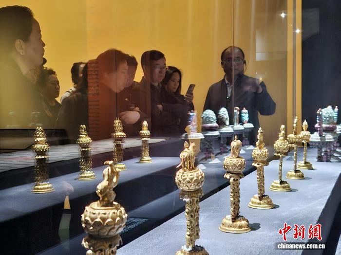 重庆时时彩：（辉煌60载 魅力新西藏）七世达赖进献乾隆观音菩萨像等文物首度回藏“探亲”